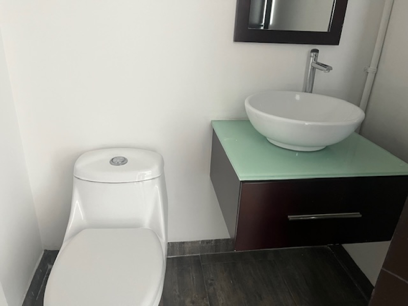 Renta oficina en edificio corporativo colonia Anahuac