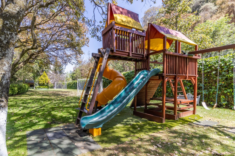 viva donde pocos llegan: lujo, privacidad y estatus en bosques de las lomas