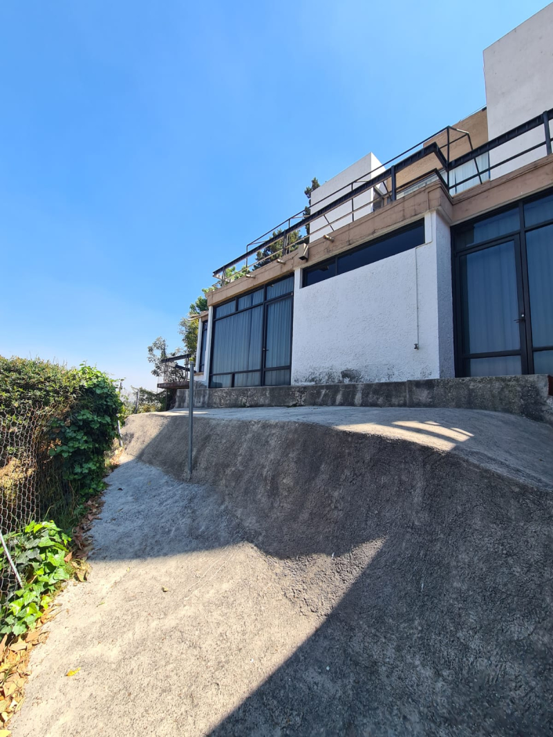 casa en venta con departamento independiente en la herradura, naucalpan