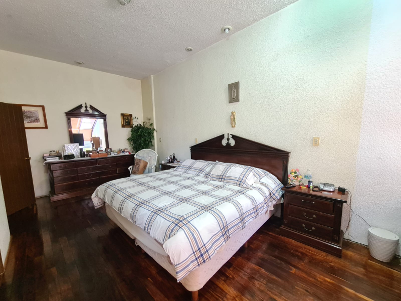casa en venta con departamento independiente en la herradura, naucalpan
