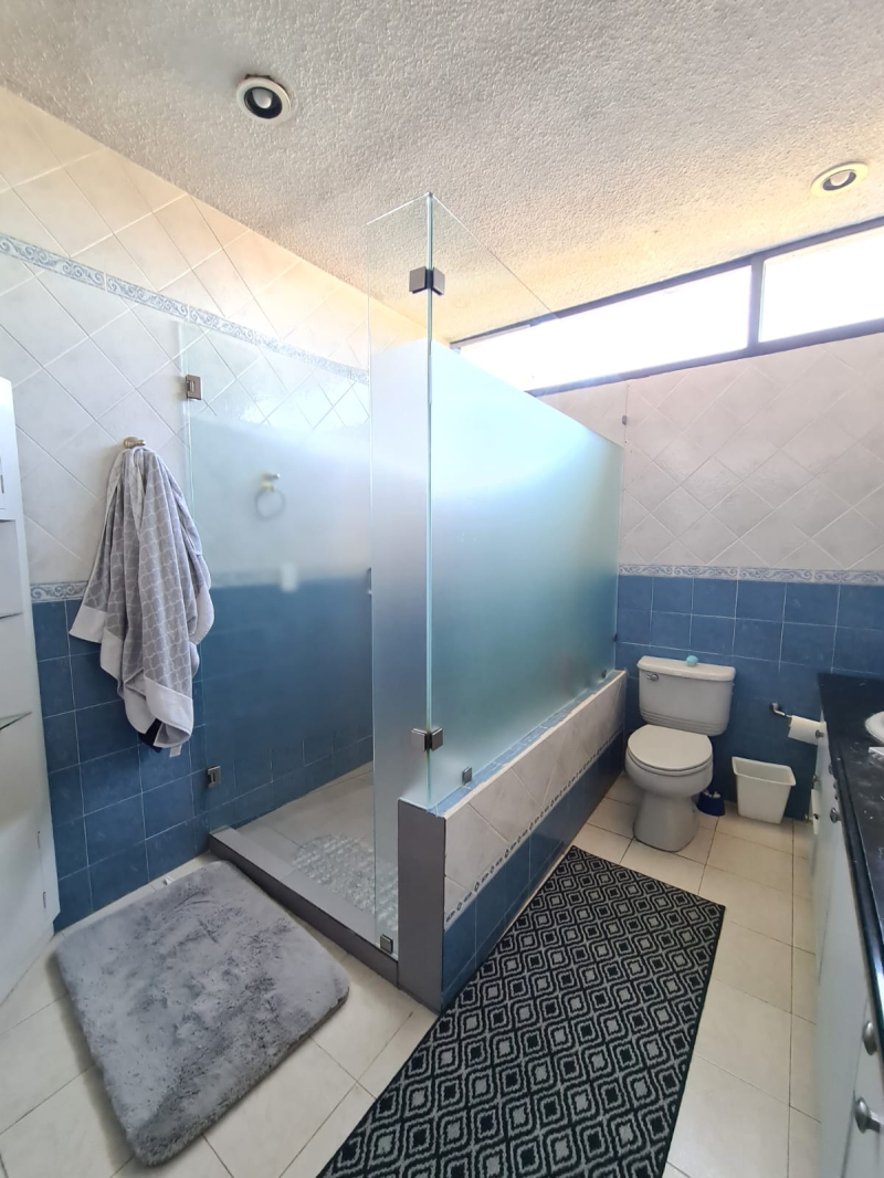 casa en venta con departamento independiente en la herradura, naucalpan
