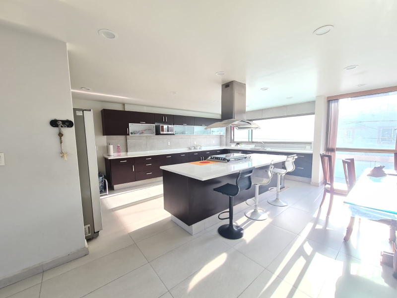 se vende moderna casa en fracc jardines de bellavista tlalnepantla