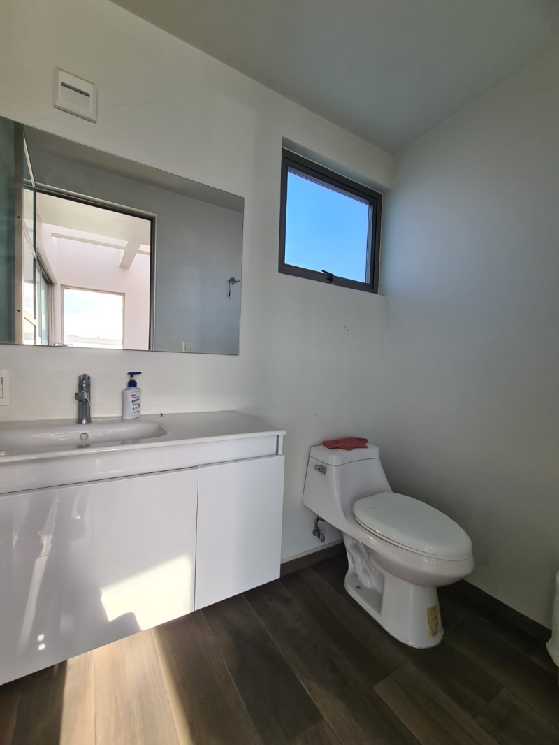 se vende moderna casa en fracc jardines de bellavista tlalnepantla