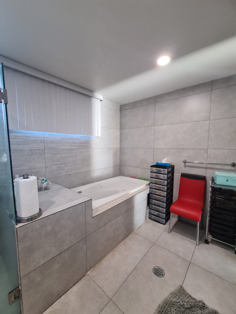 se vende moderna casa en fracc jardines de bellavista tlalnepantla