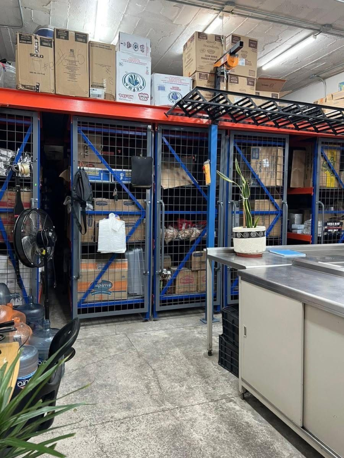 vendo local en av constituyentes col daniel garza