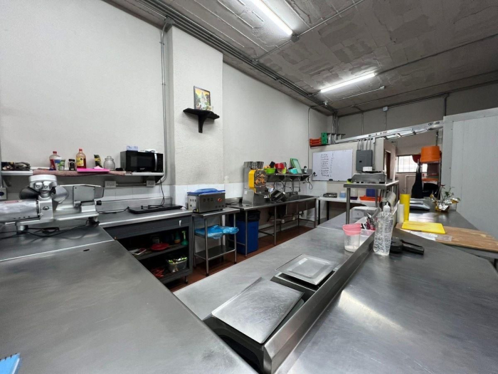 vendo local en av constituyentes col daniel garza