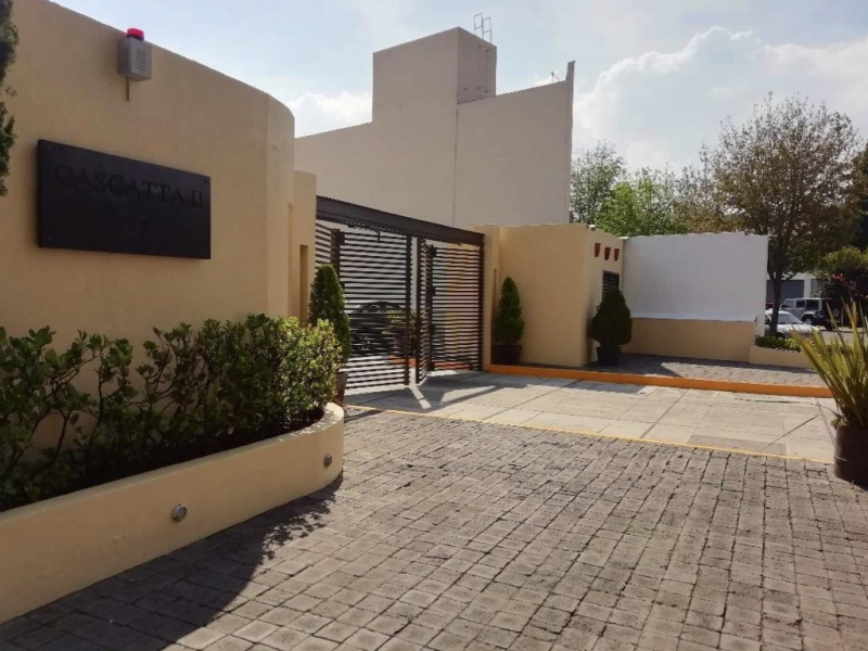 cuarto amueblado en renta - sólo mujeres - interlomas