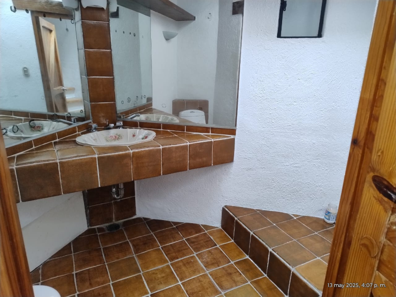 Venta De Casa Residencial Estilo Artigas En Condominio, Muy Cerca De Rancho San Francisco