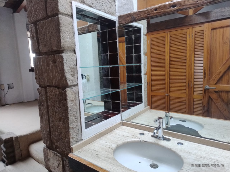 Venta De Casa Residencial Estilo Artigas En Condominio, Muy Cerca De Rancho San Francisco