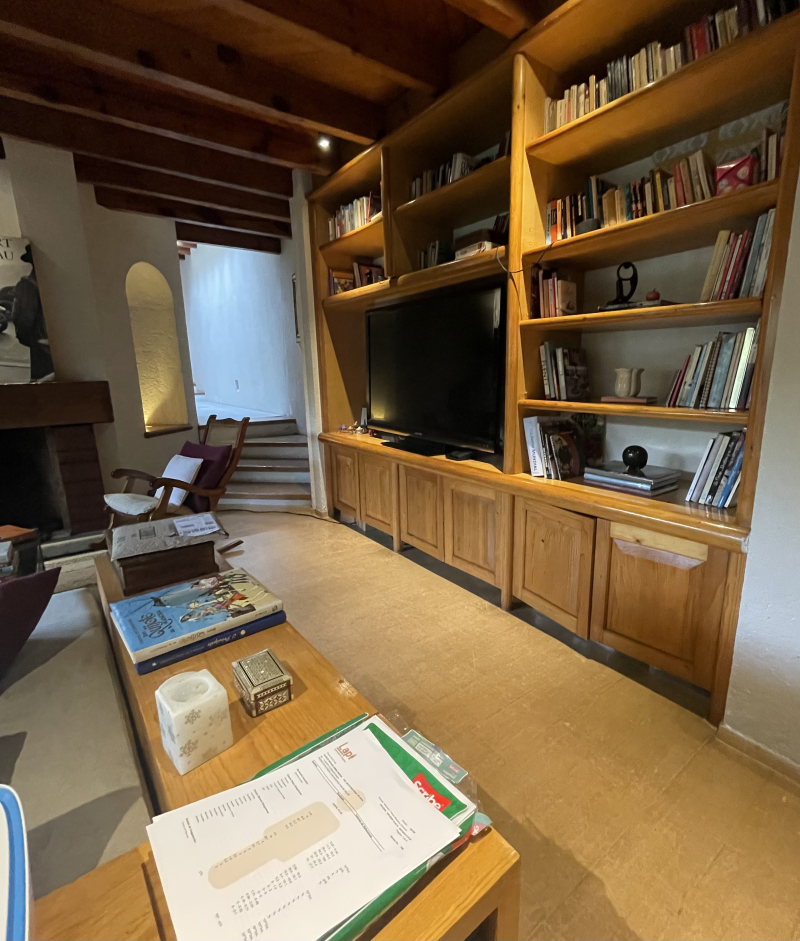 Venta Casa De Dos Niveles, 4 Recámaras Y Jardín, En Fraccionamiento Con Seguridad