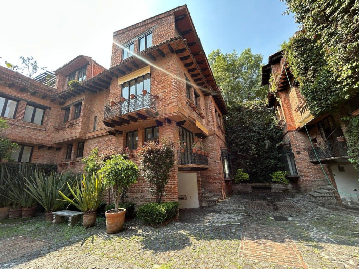 CASA EN RENTA EN EL CORAZON DE  SAN ANGEL