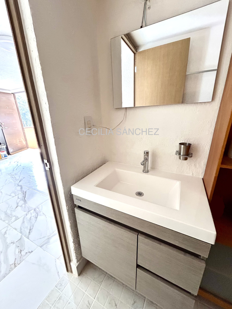 DEPARTAMENTO EN RENTA EN CA�?ADA DEL OLIVAR