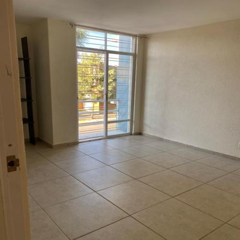 casa en renta en parques de tesistán