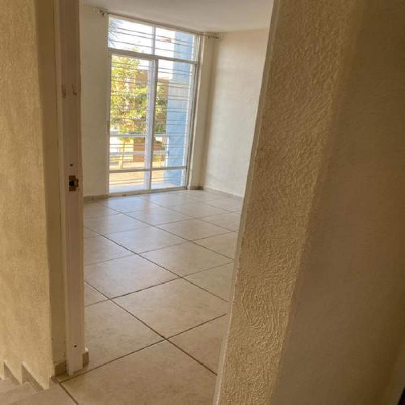 casa en renta en parques de tesistán