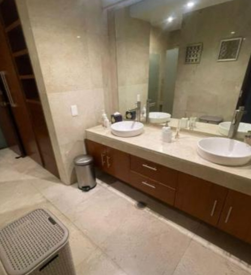 Lord Byron Amueblado