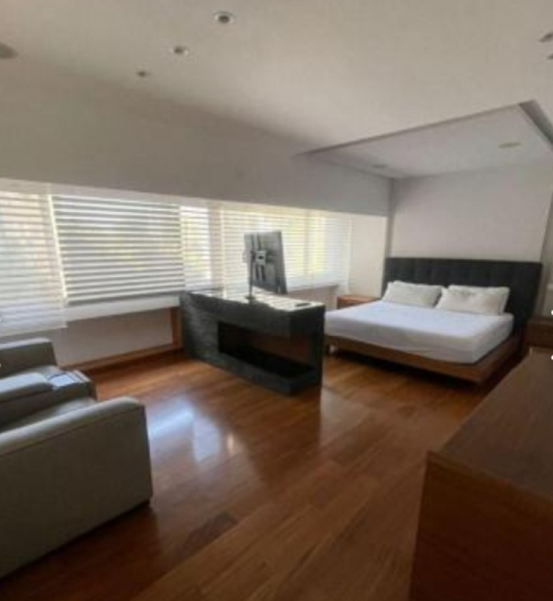 Lord Byron Amueblado