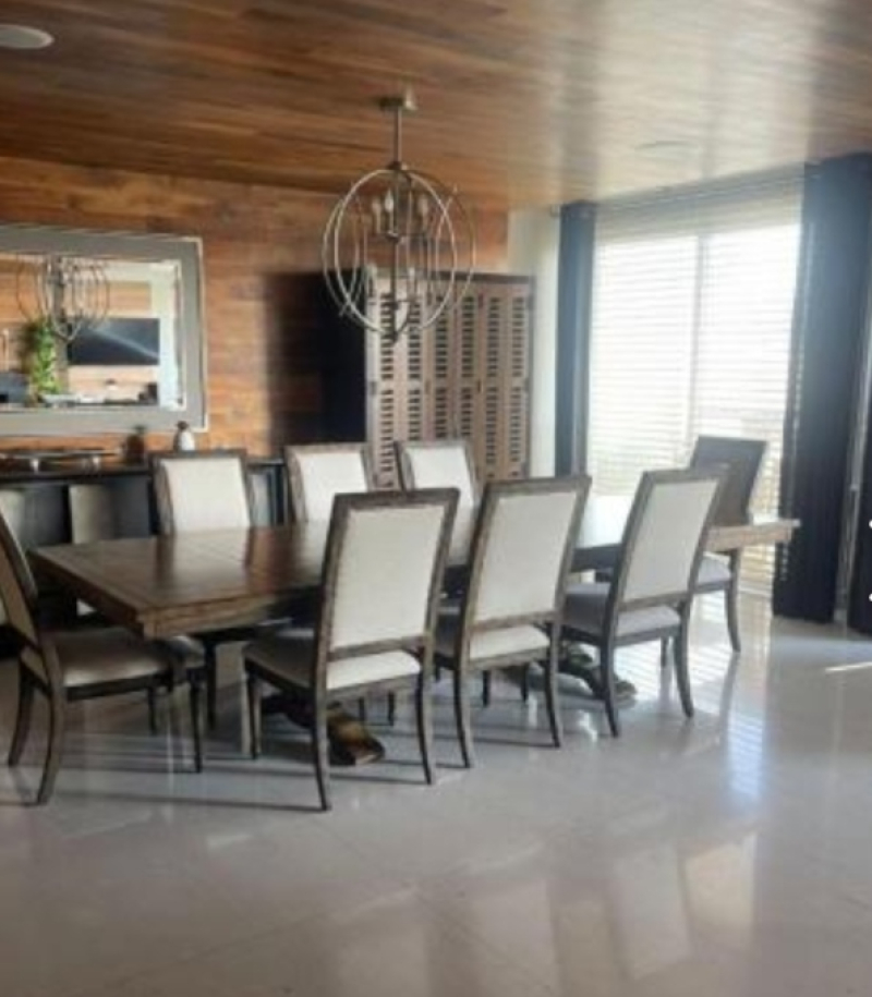 Lord Byron Amueblado