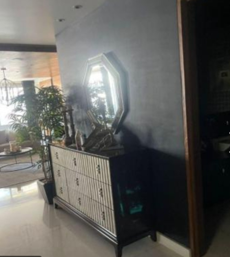 Lord Byron Amueblado