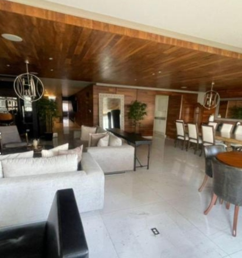 Lord Byron Amueblado