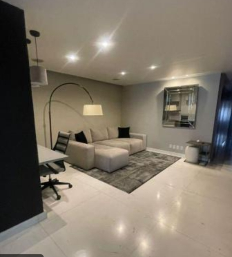 Lord Byron Amueblado