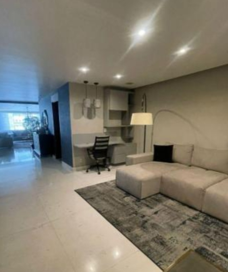 Lord Byron Amueblado