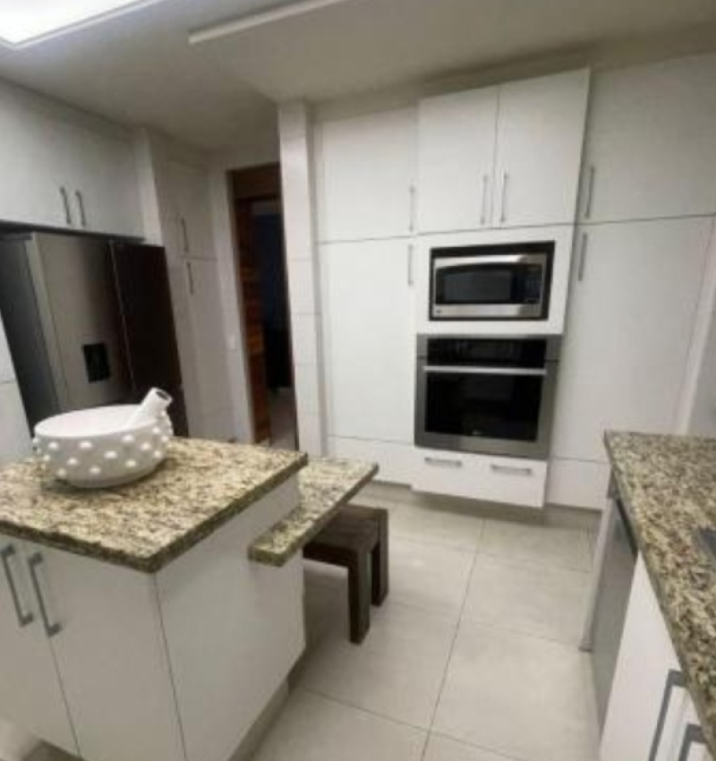 Lord Byron Amueblado