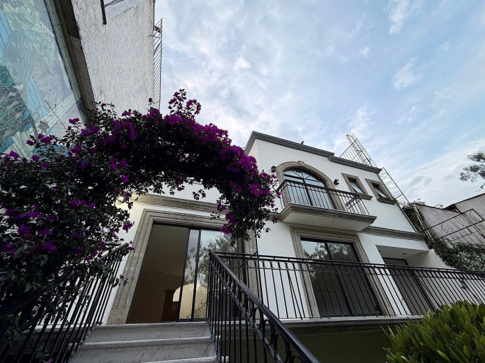 casa en renta para estrenar. lomas de la herradura: luminosa, amplia, jardín