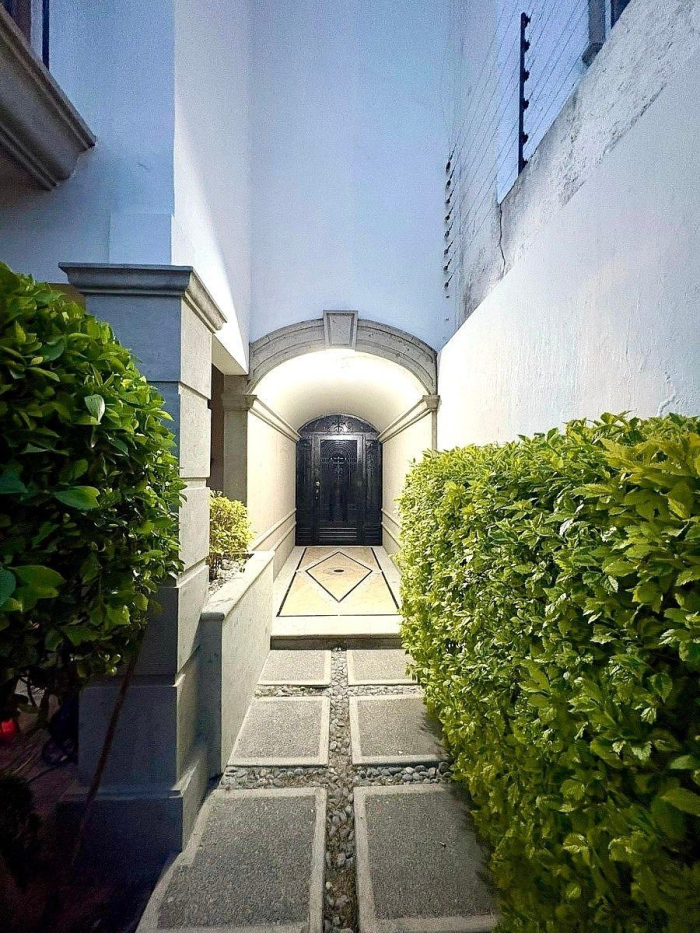 Casa En Renta Para Estrenar. Lomas De La Herradura: Luminosa, Amplia, Jardín