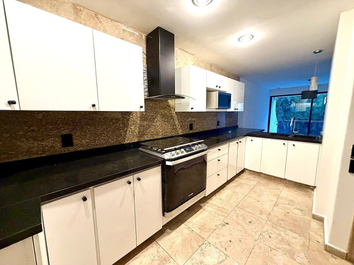 casa en renta para estrenar. lomas de la herradura: luminosa, amplia, jardín