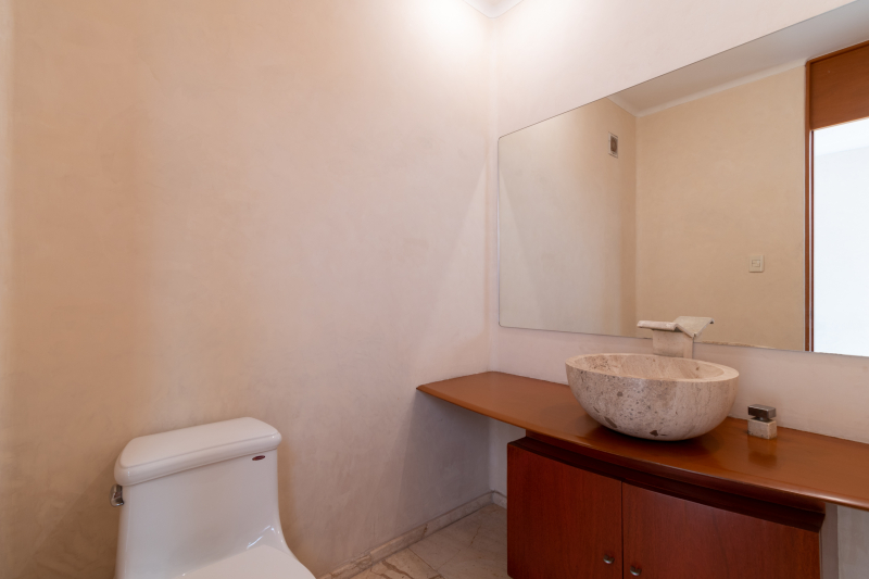 casa en venta en ahuehuete, bosques de las lomas | espacios amplios, luz natural y privacidad