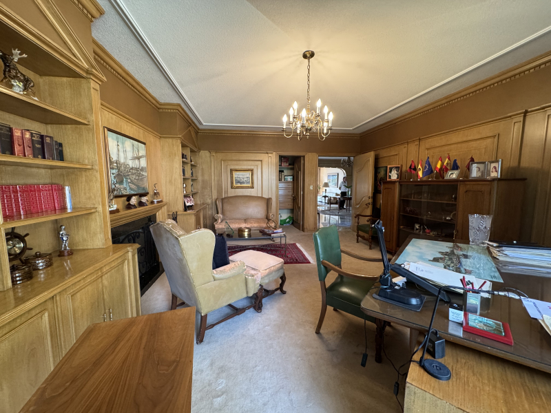 CASA EN VENTA - EN UN NIVEL CON JARDÍN ESPECTACULAR- BOSQUE DE SAUCES - BOSQUES DE LAS LOMAS 