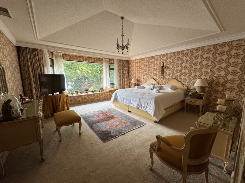 CASA EN VENTA - EN UN NIVEL CON JARDÍN ESPECTACULAR- BOSQUE DE SAUCES - BOSQUES DE LAS LOMAS 