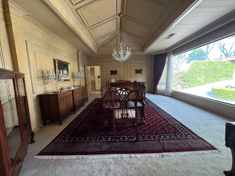 CASA EN VENTA - EN UN NIVEL CON JARDÍN ESPECTACULAR- BOSQUE DE SAUCES - BOSQUES DE LAS LOMAS 