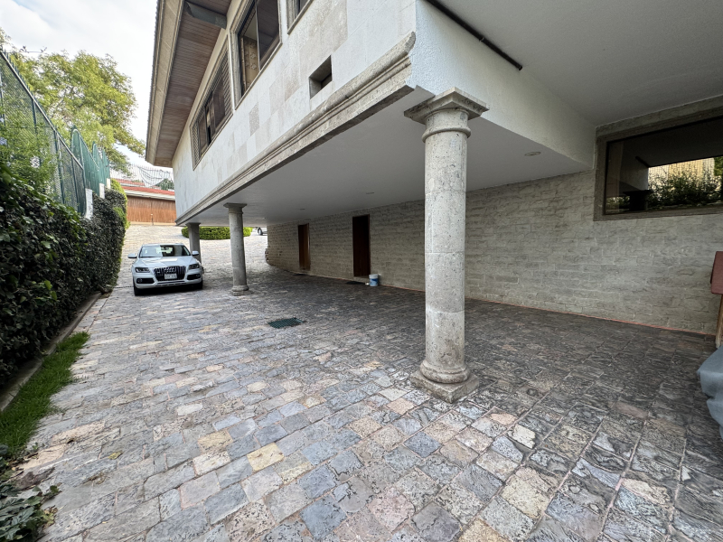 casa en venta - en un nivel con jardín espectacular- bosque de sauces - bosques de las lomas 