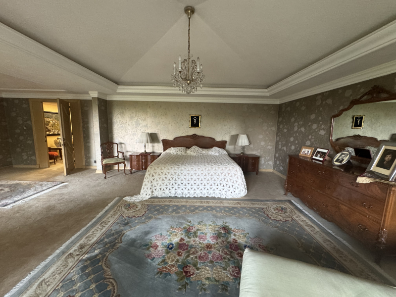 CASA EN VENTA - EN UN NIVEL CON JARDÍN ESPECTACULAR- BOSQUE DE SAUCES - BOSQUES DE LAS LOMAS 