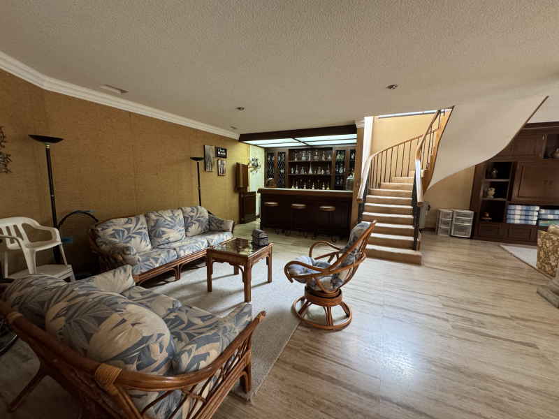 CASA EN VENTA - EN UN NIVEL CON JARDÍN ESPECTACULAR- BOSQUE DE SAUCES - BOSQUES DE LAS LOMAS 