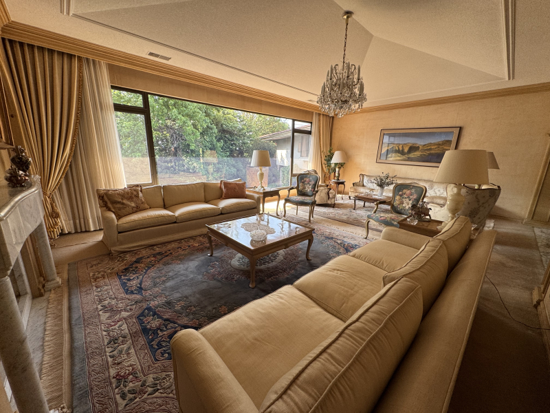 CASA EN VENTA - EN UN NIVEL CON JARDÍN ESPECTACULAR- BOSQUE DE SAUCES - BOSQUES DE LAS LOMAS 