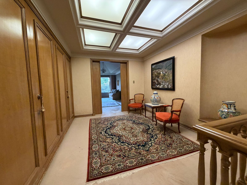 CASA EN VENTA - EN UN NIVEL CON JARDÍN ESPECTACULAR- BOSQUE DE SAUCES - BOSQUES DE LAS LOMAS 