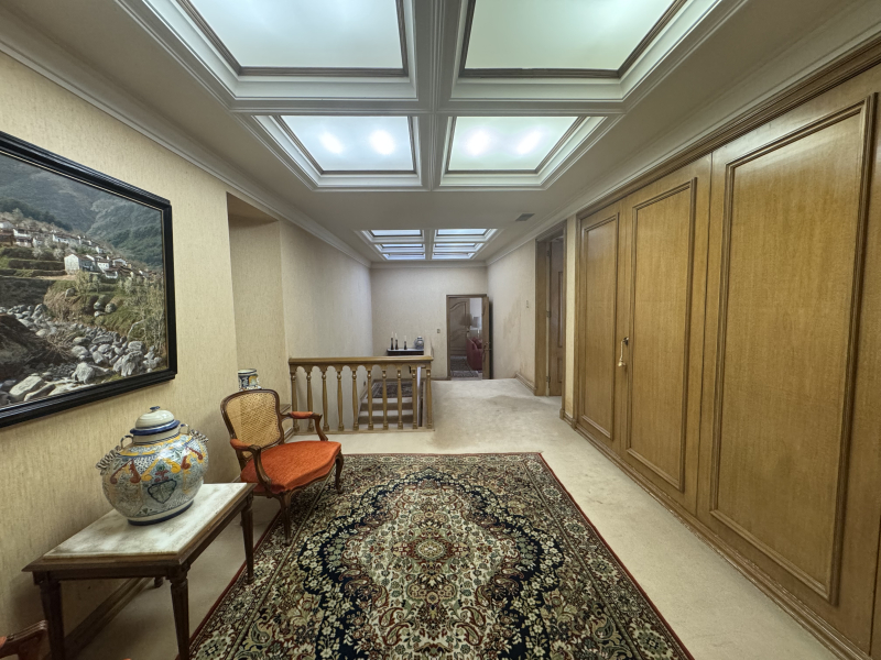 CASA EN VENTA - EN UN NIVEL CON JARDÍN ESPECTACULAR- BOSQUE DE SAUCES - BOSQUES DE LAS LOMAS 