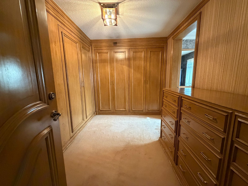 CASA EN VENTA - EN UN NIVEL CON JARDÍN ESPECTACULAR- BOSQUE DE SAUCES - BOSQUES DE LAS LOMAS 