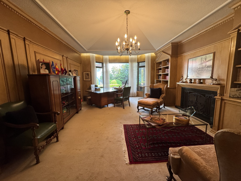 CASA EN VENTA - EN UN NIVEL CON JARDÍN ESPECTACULAR- BOSQUE DE SAUCES - BOSQUES DE LAS LOMAS 