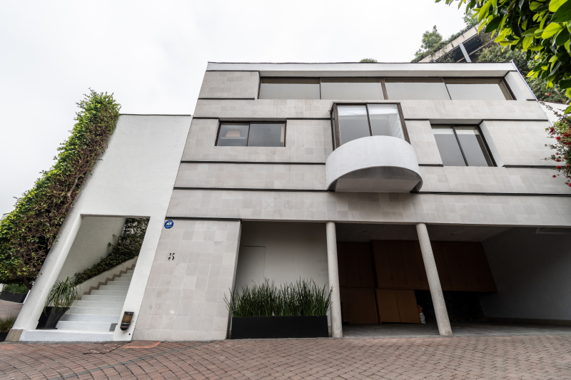 casa en renta en ahuehuetes, bosques de las lomas | espacios amplios, luz natural y privacidad