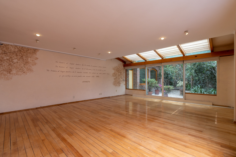 casa en renta en ahuehuetes, bosques de las lomas | espacios amplios, luz natural y privacidad