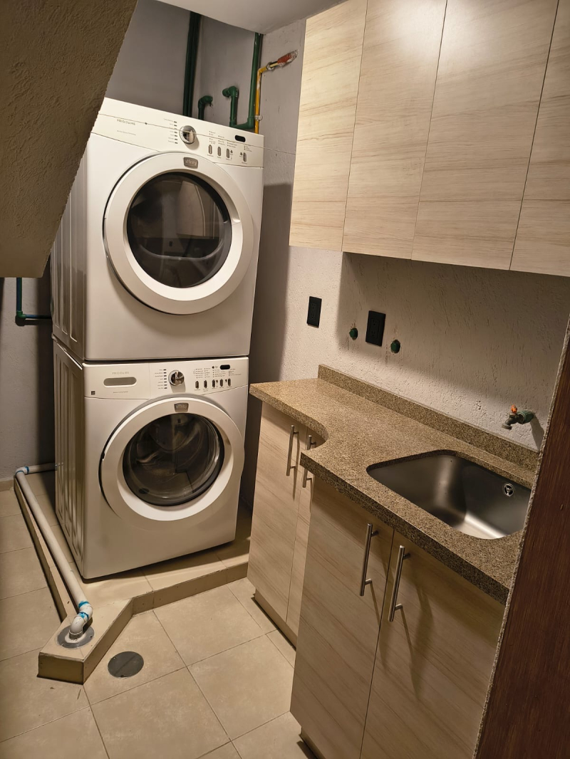 PH En Venta En La Del Valle 