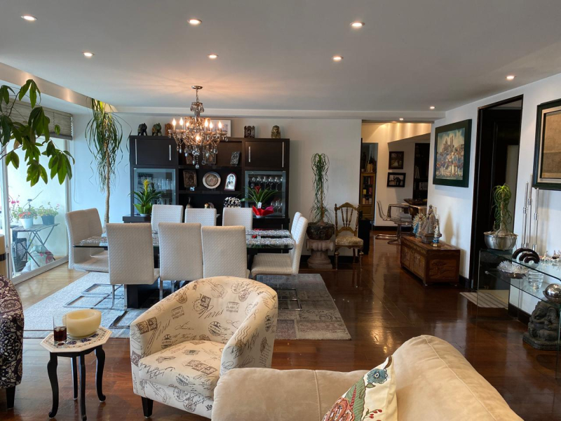 Departamento  En Venta  Lomas Country Club