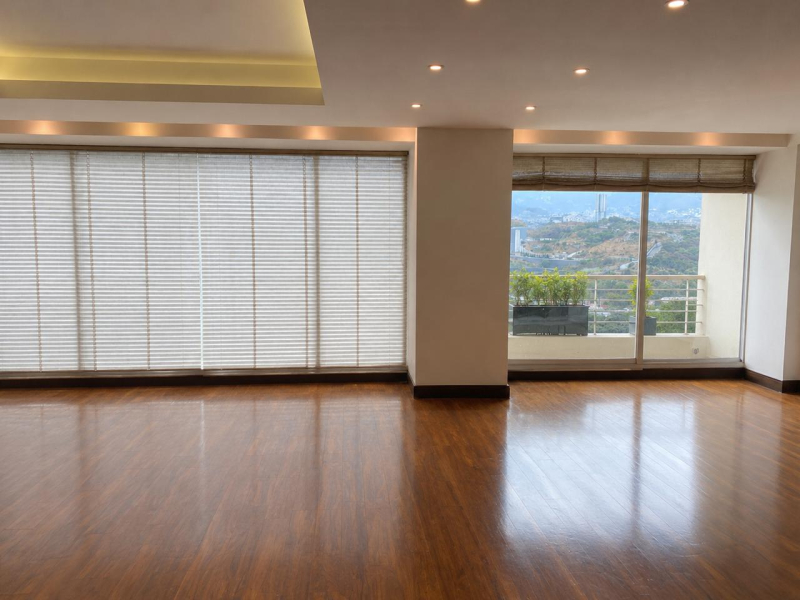 LOMAS COUNTRY CLUB Depto En Venta. 