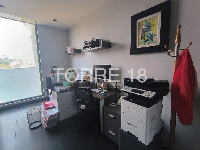oficina totalmente acondicionada y equipada en venta frente a patio santa fe