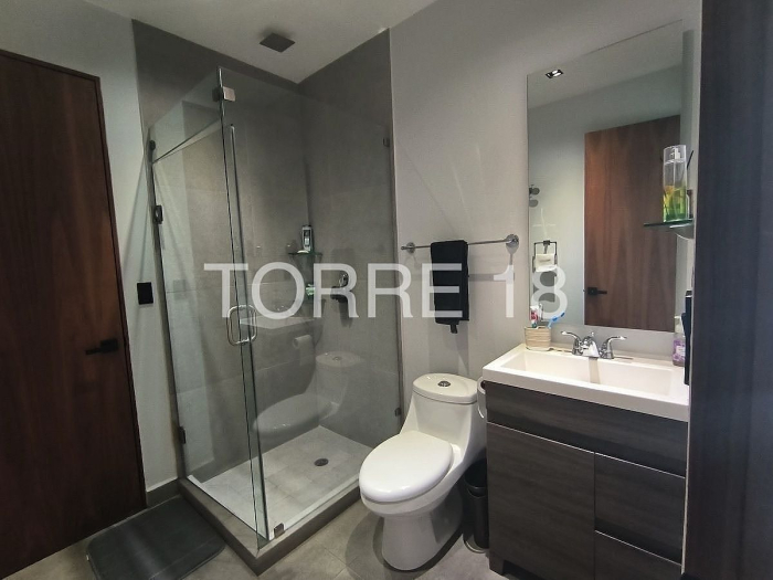 oficina totalmente acondicionada y equipada en venta frente a patio santa fe