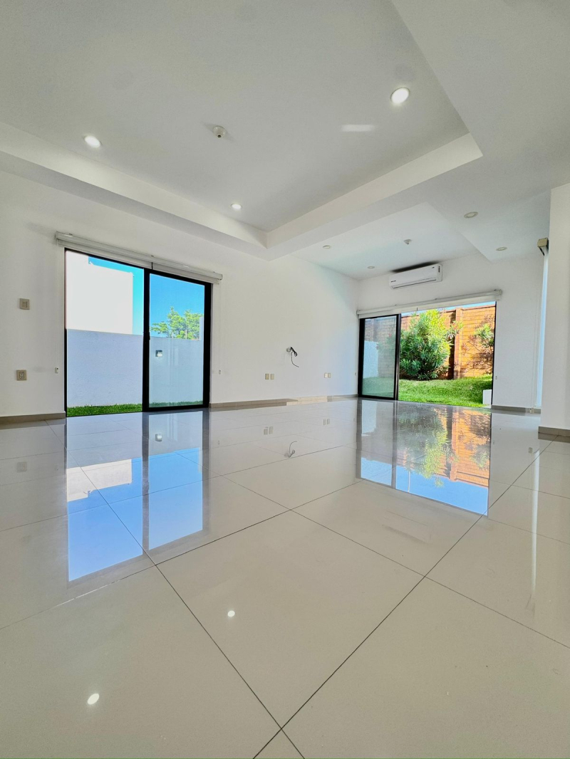 casa en venta en laguna de corniz 