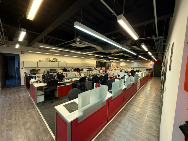 oficina en renta en cruz manca